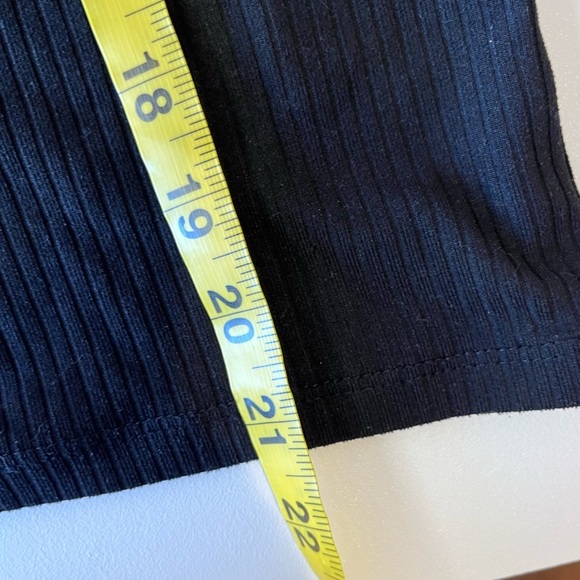 🧁y2k black ribbed v notch top witchy whimsigoth vampire emo grunge halloween - Picture 7 of 8